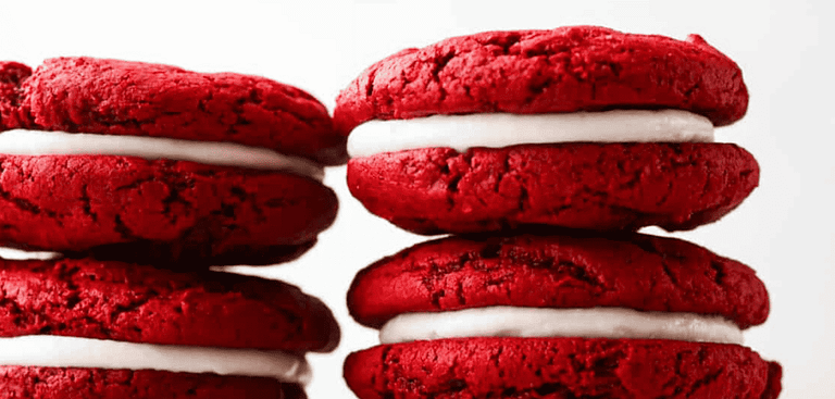 Red Velvet Oreos | The Recipe Critic